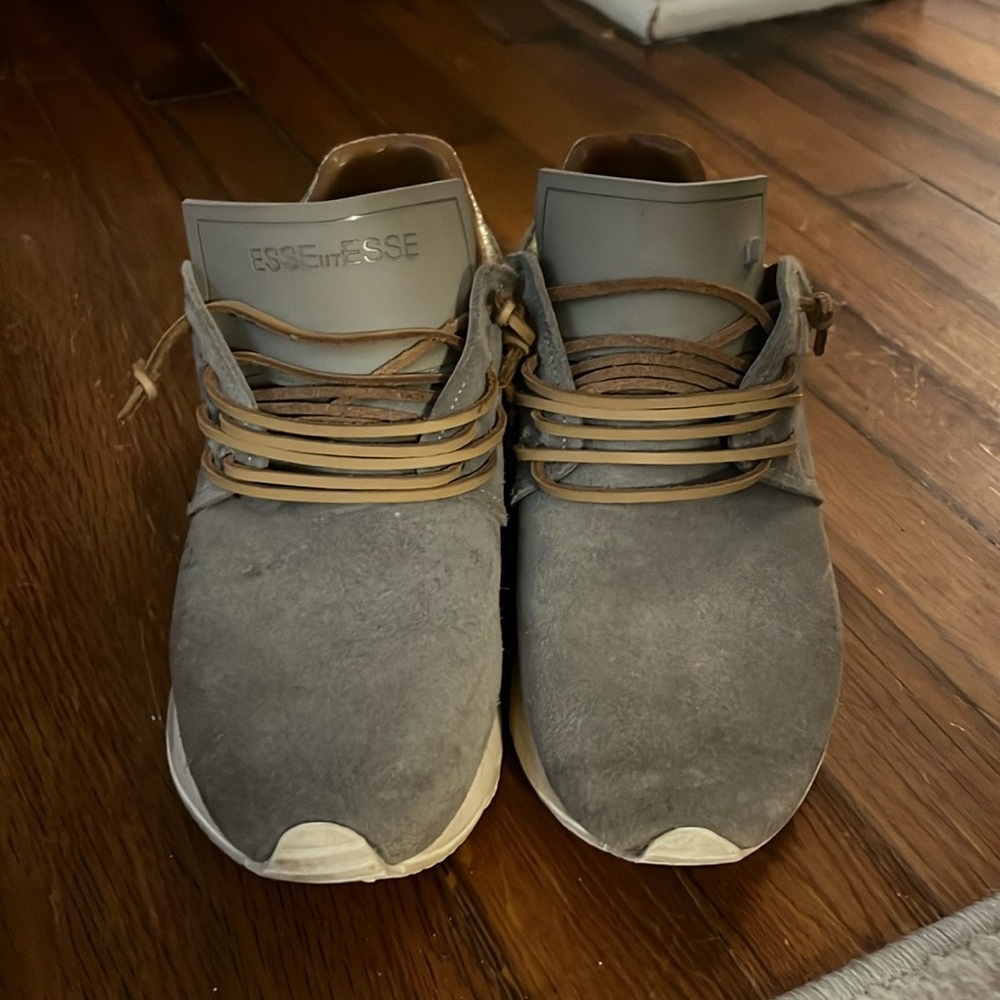 Grey Esse Ut Esse sneakers